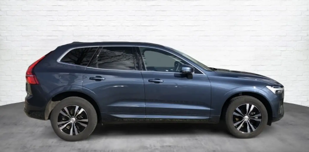 Left hand drive VOLVO XC 60 B4 D MOMENTUM PRO